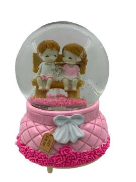 Kar Küresi Sevgili Aşıklar Pilli Işıklı Müzikli Püskürtme Motorlu Büyük Boy 15 Cm Kargo Ücretsiz
